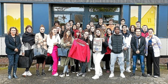 les-etudiants-en-ndrc-negociation-et-digitalisation-de-la_6942990_676x339p